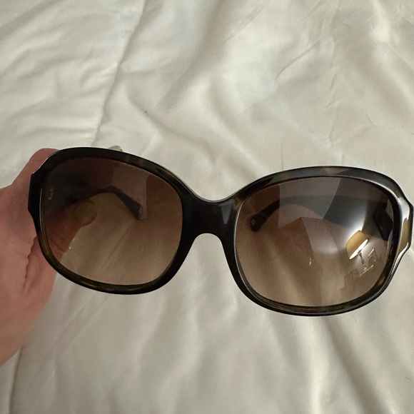 Coach sunglasses with case. Excellent condition - Picture 5 of 5
